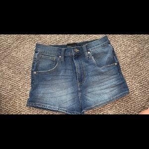 Kendall and Kylie high waisted jorts